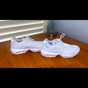 *WHITE NIKE MEN’S AIR MAX 95’s* NEVER WORN BEFORE* SIZE 13